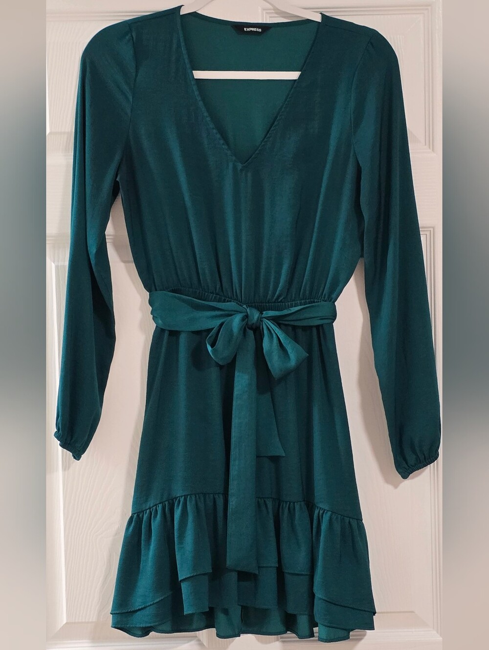 Express Emerald Green Long Sleeve V-Neck Tie-Waist Mini Dress Size 0